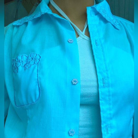Vintage Blue Button down with Embroidered Flower details - Picture 2 of 4